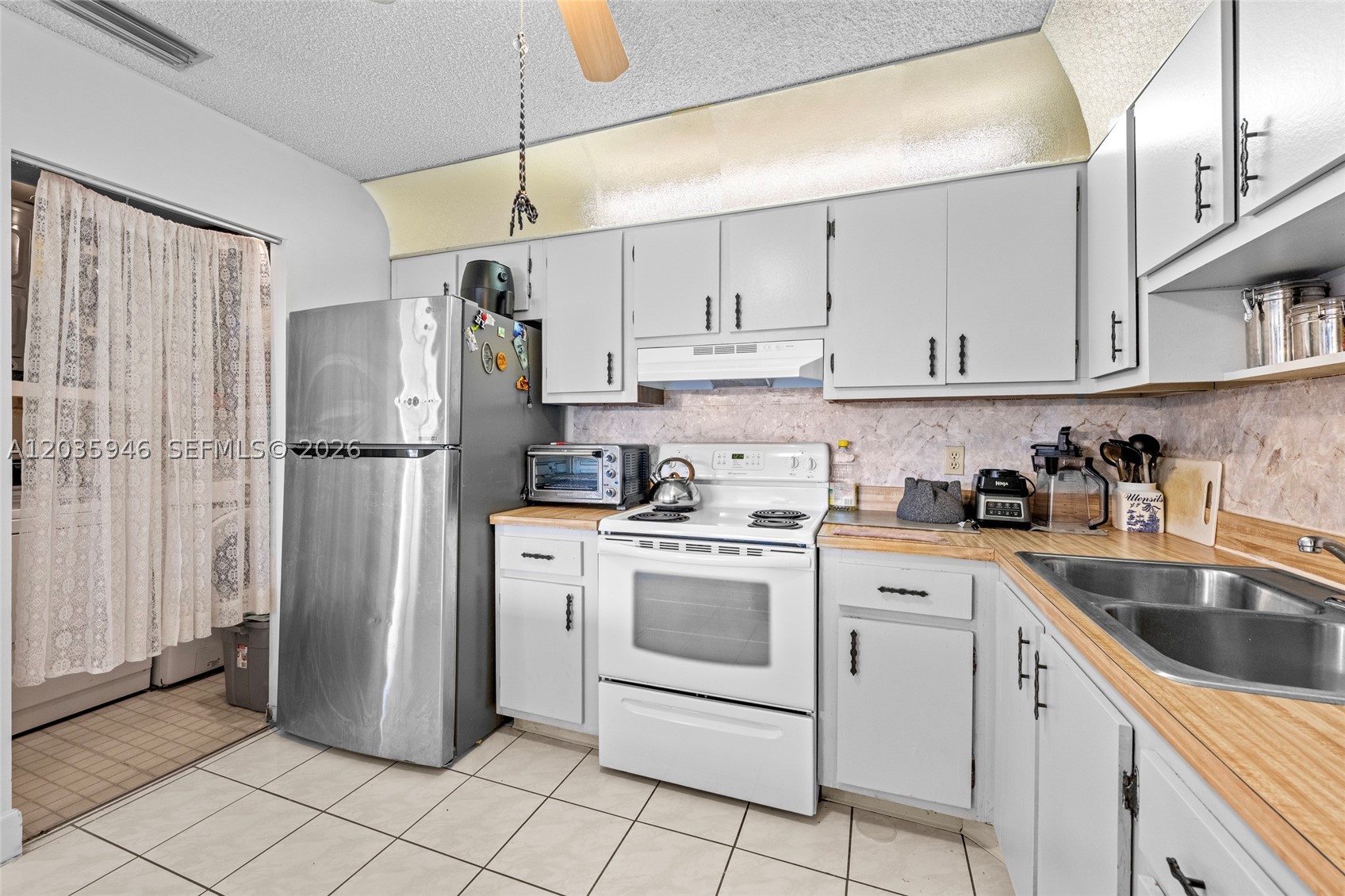 LA PINATA CONDO - Residential