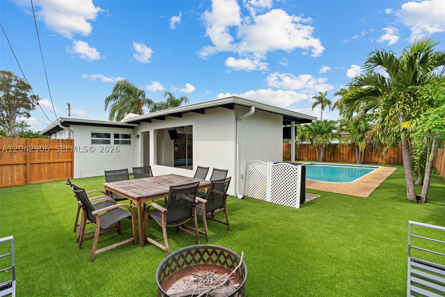 POMPANO GOLF ESTATES - Residential