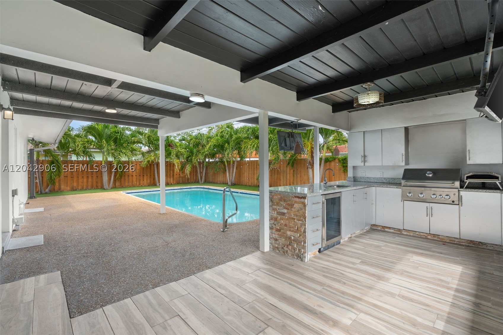 POMPANO GOLF ESTATES - Residential