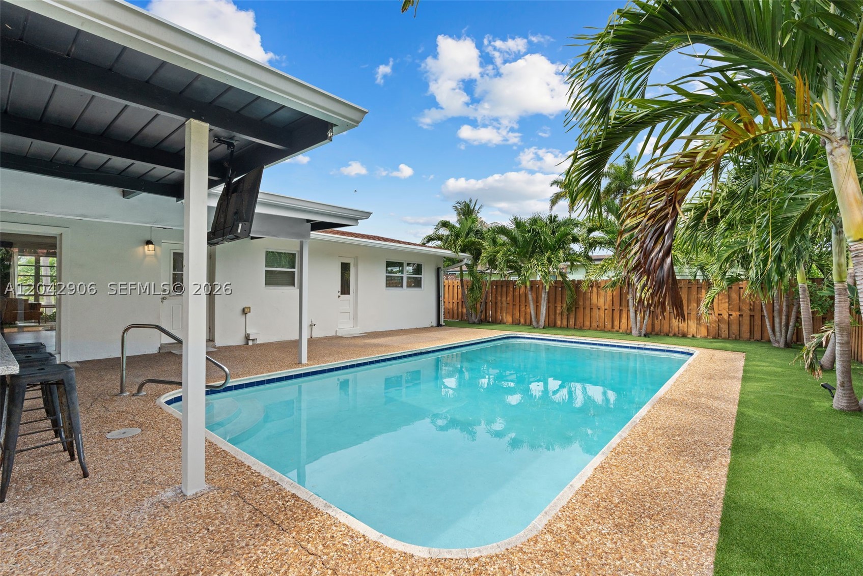 POMPANO GOLF ESTATES - Residential