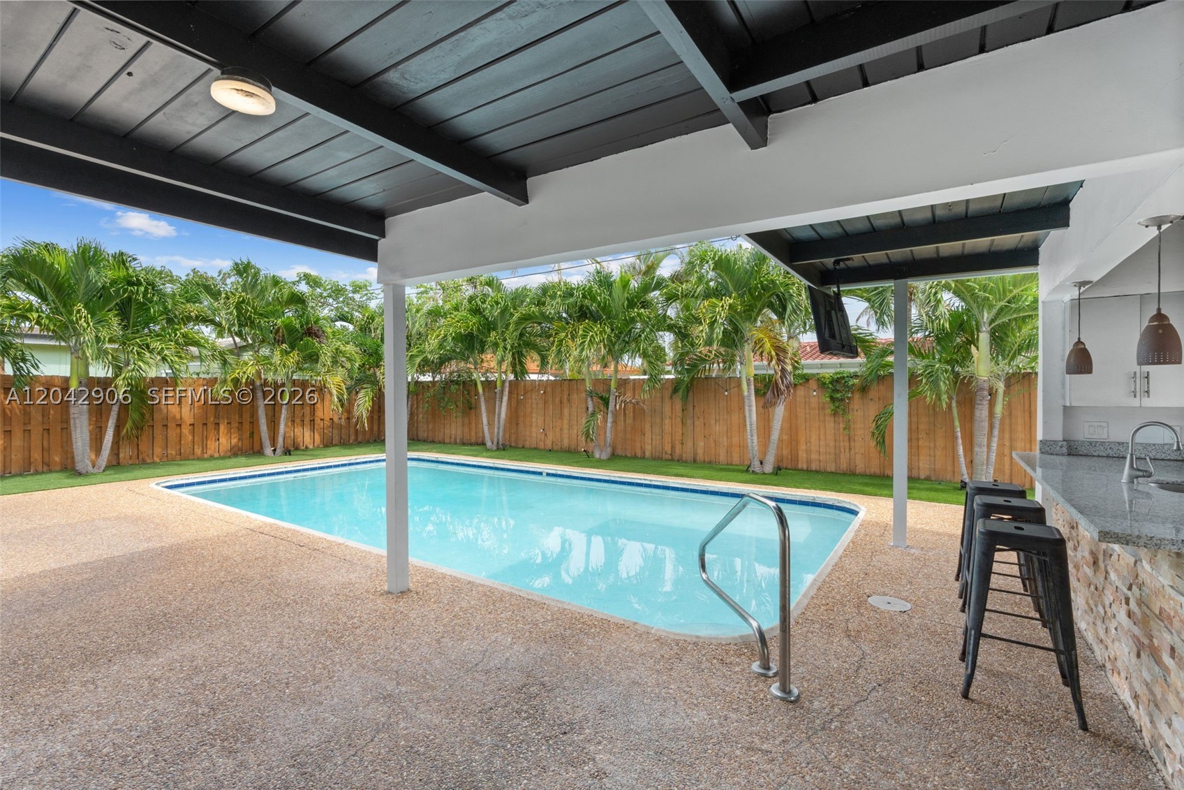 POMPANO GOLF ESTATES - Residential