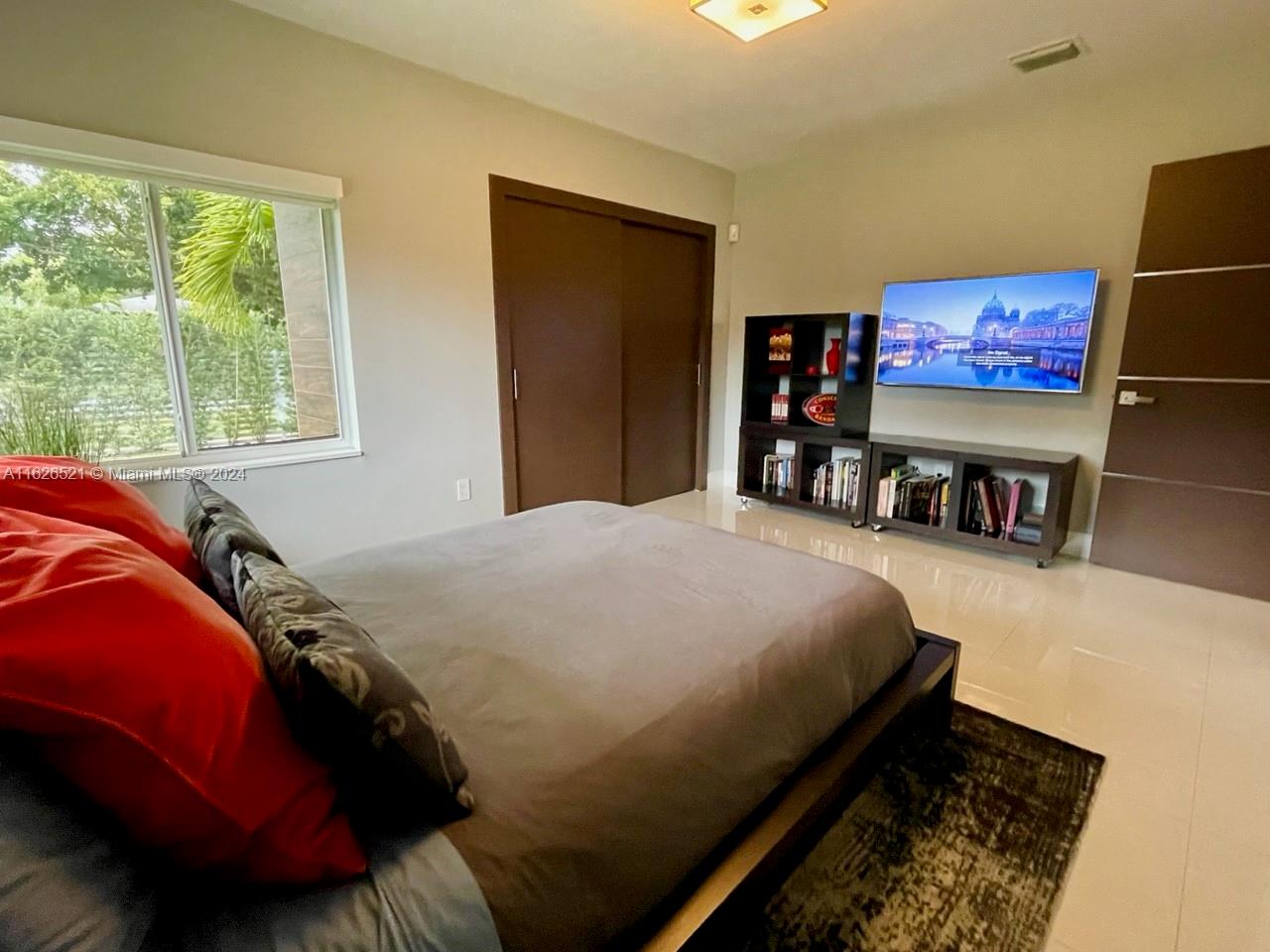 SUNNY ACRES - Residential Lease