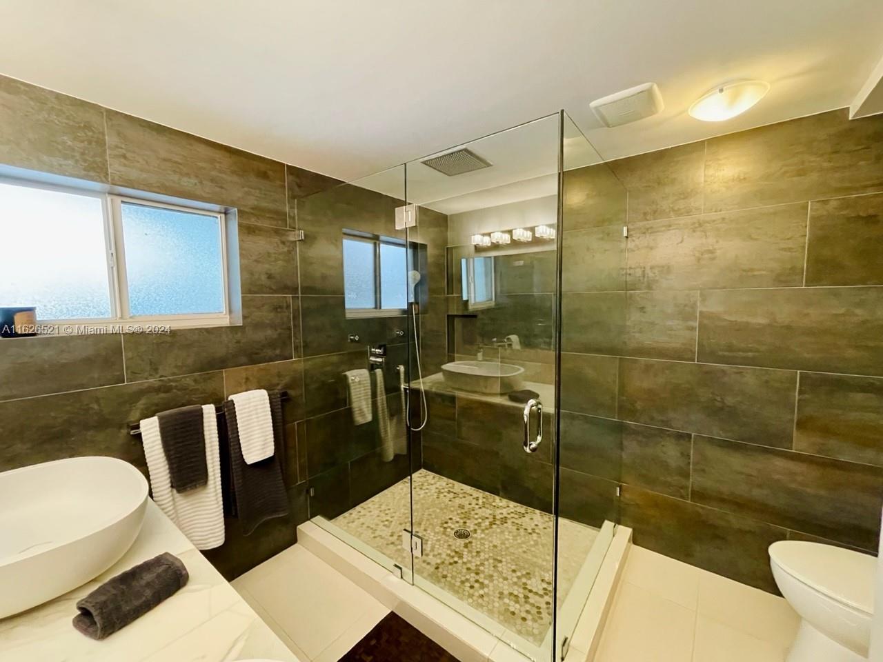 SUNNY ACRES - Residential Lease