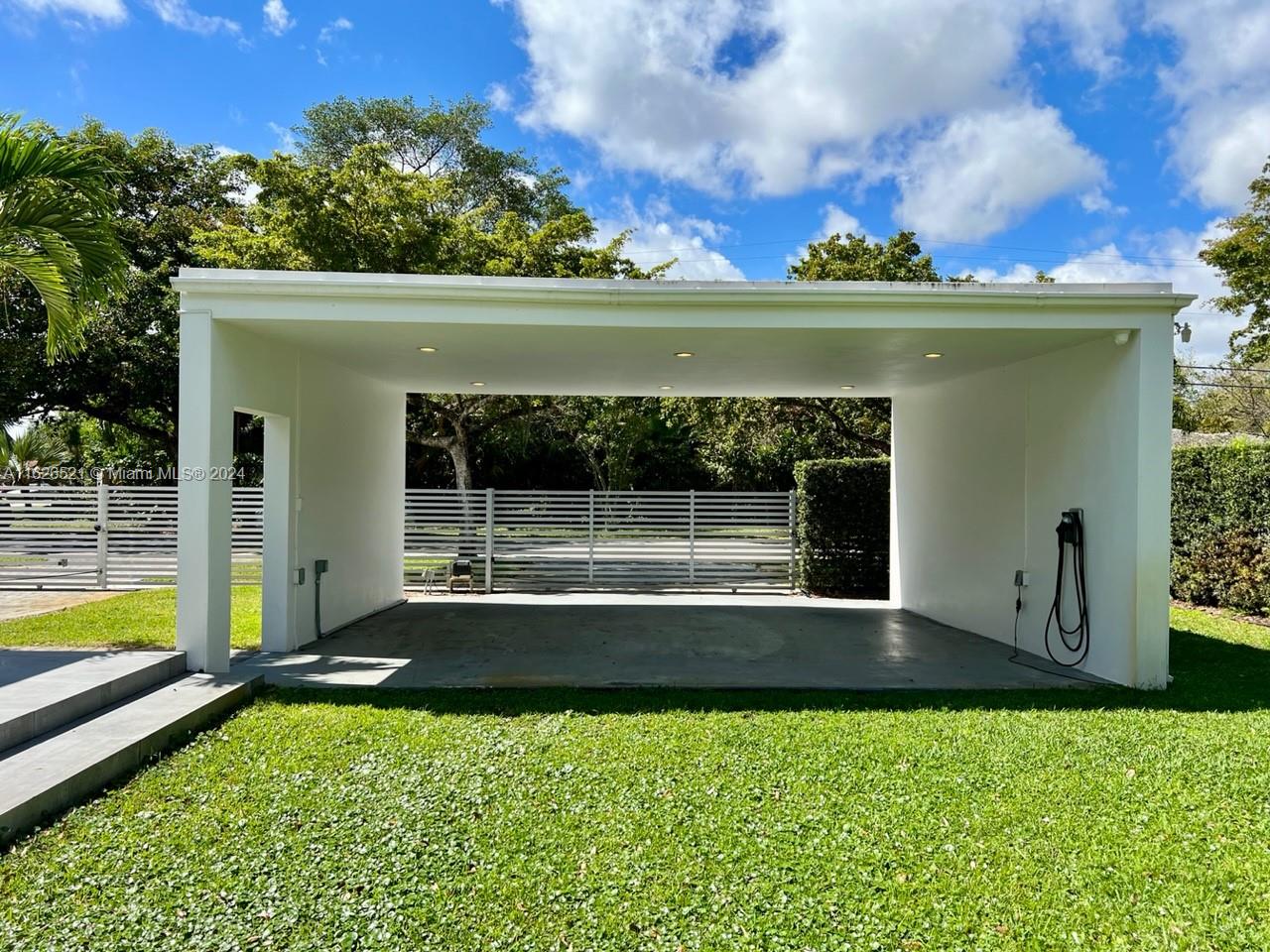 SUNNY ACRES - Residential Lease