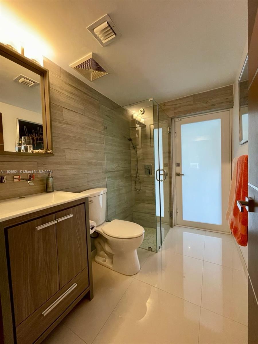 SUNNY ACRES - Residential Lease