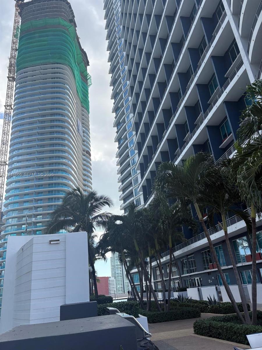 INFINITY AT BRICKELL COND - Residential