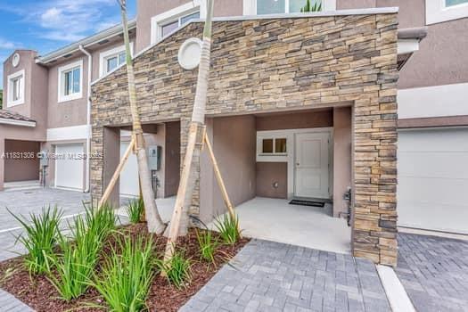 CORAL SPRINGS UNIVERSITY - Residential