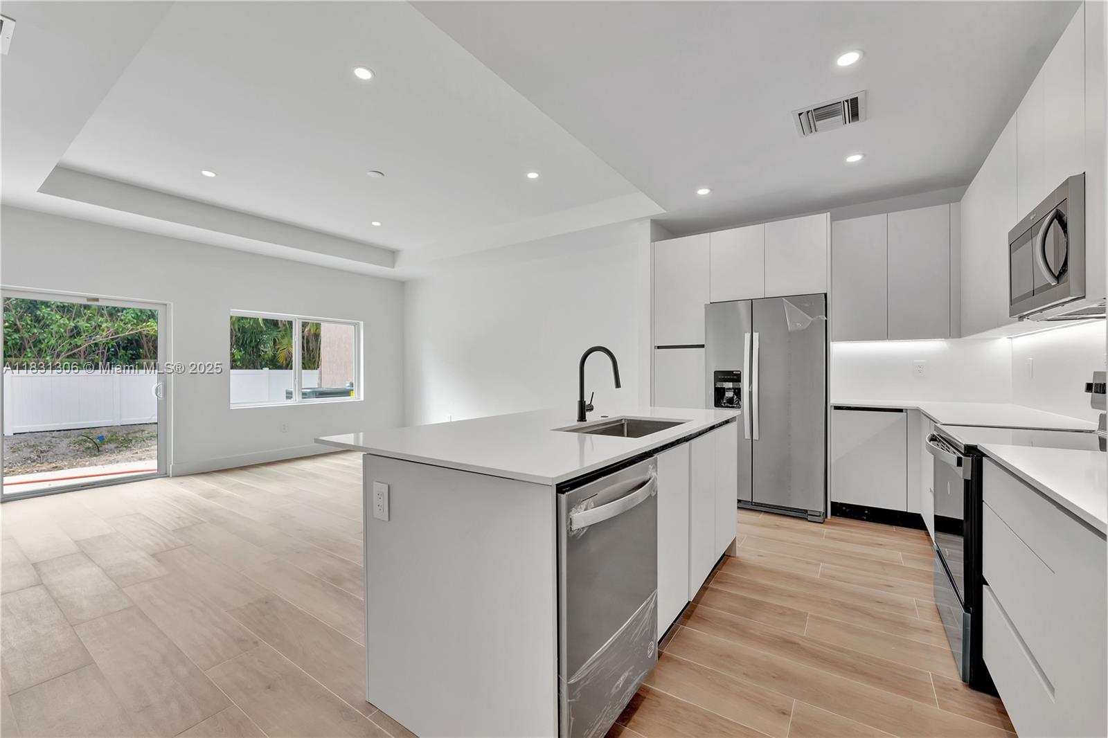 CORAL SPRINGS UNIVERSITY - Residential