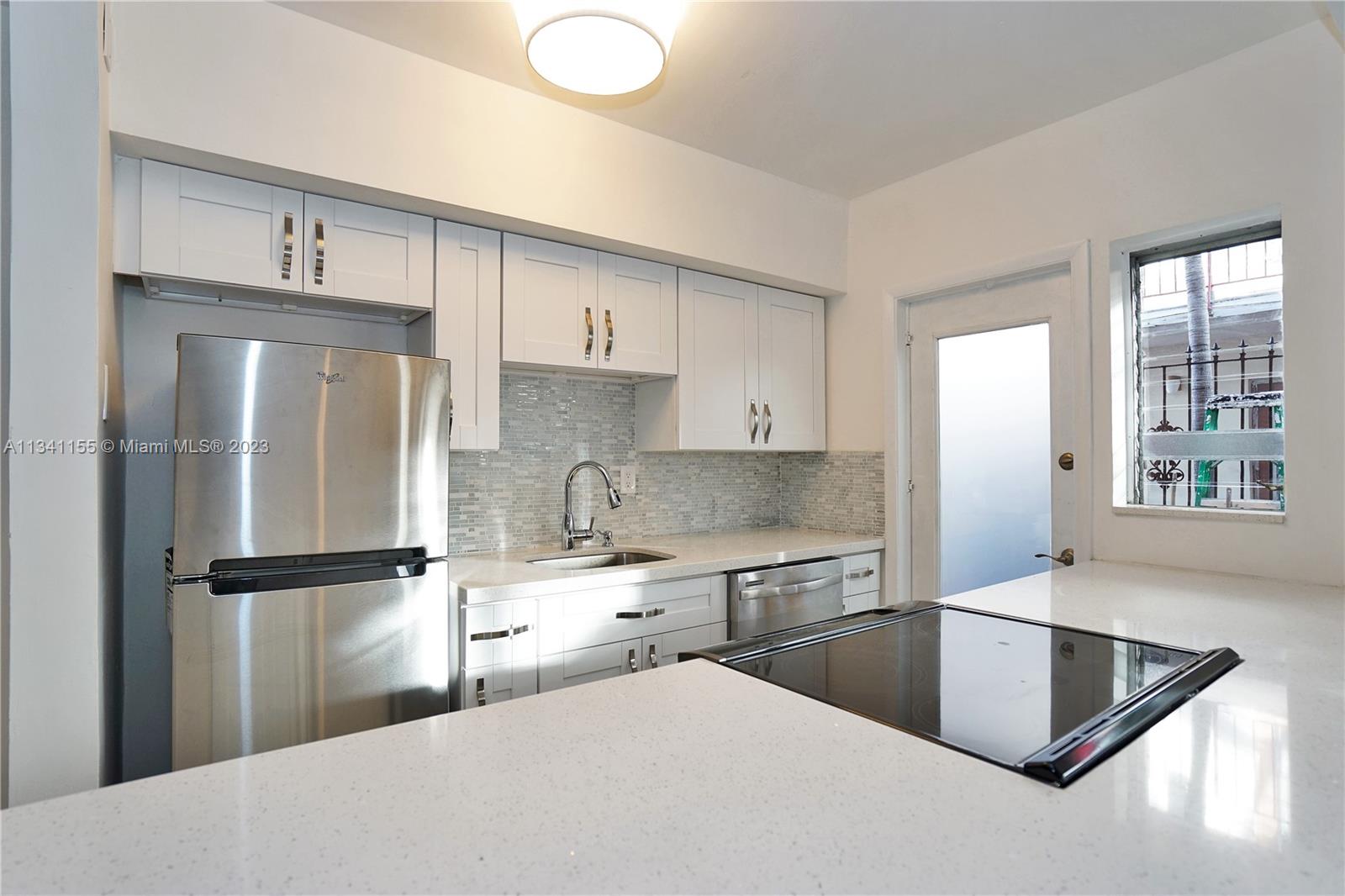 719 EUCLID APTS CONDOMINI - Residential Lease
