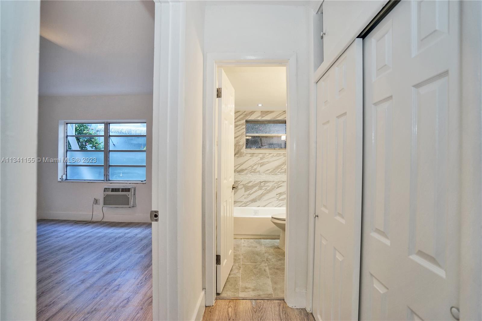 719 EUCLID APTS CONDOMINI - Residential Lease