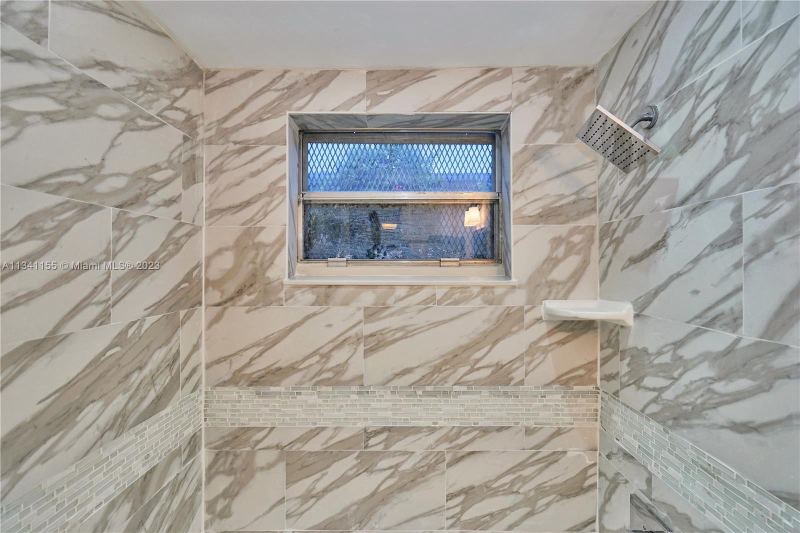 719 EUCLID APTS CONDOMINI - Residential Lease