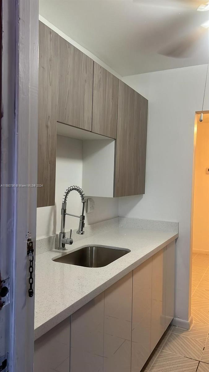 JOE-RON SOUTH CONDO - Residential Lease