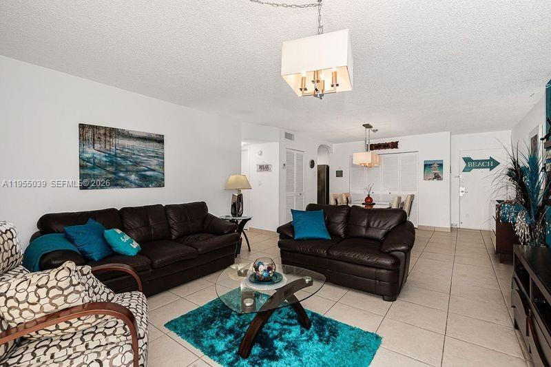 TOWNE ROYALE CONDO - Residential