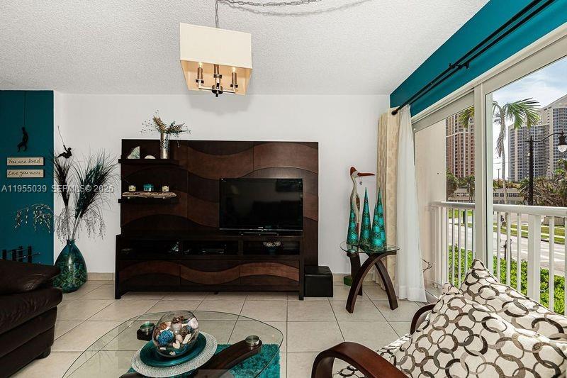 TOWNE ROYALE CONDO - Residential