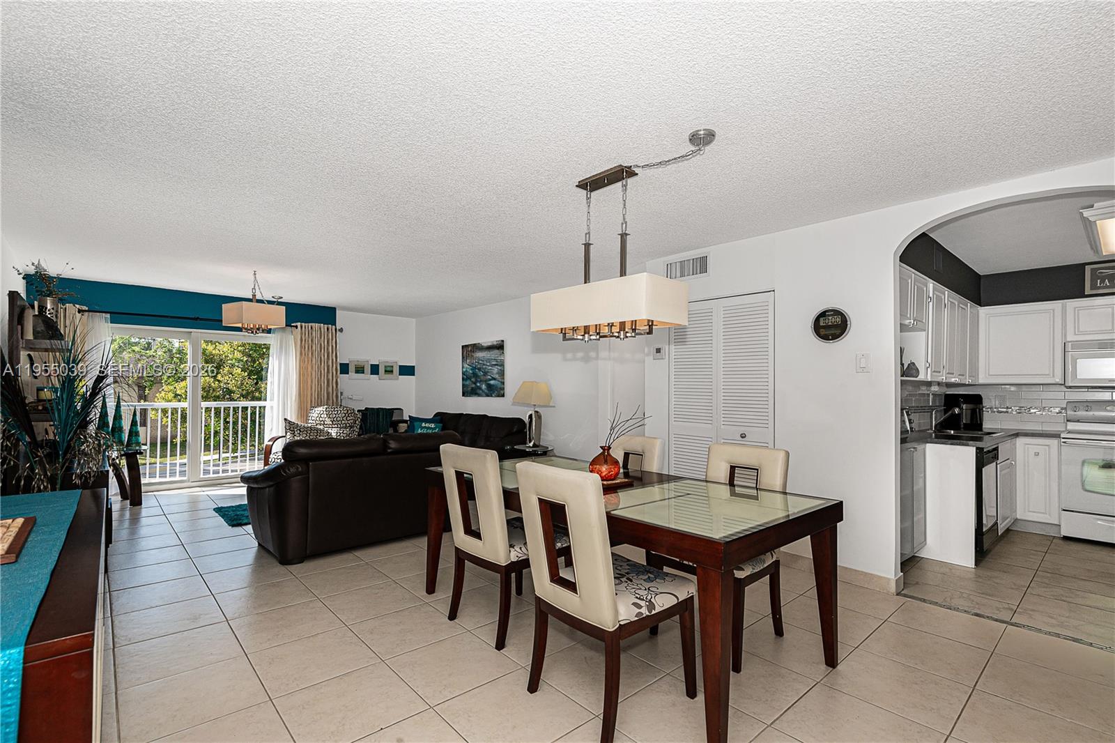 TOWNE ROYALE CONDO - Residential