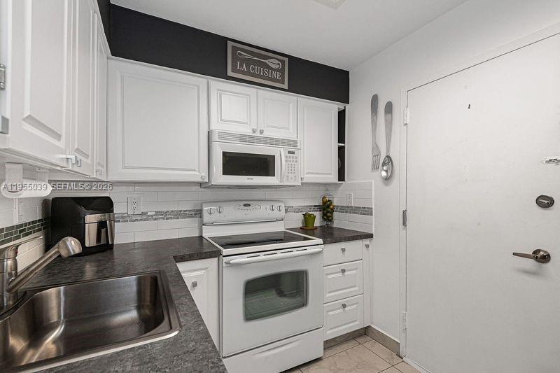 TOWNE ROYALE CONDO - Residential