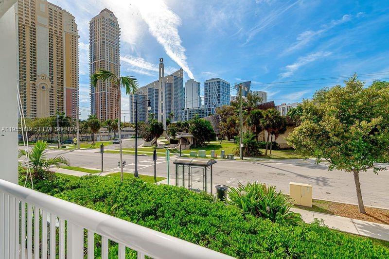 TOWNE ROYALE CONDO - Residential