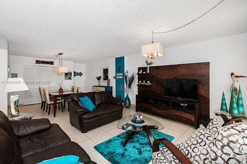 TOWNE ROYALE CONDO - Residential