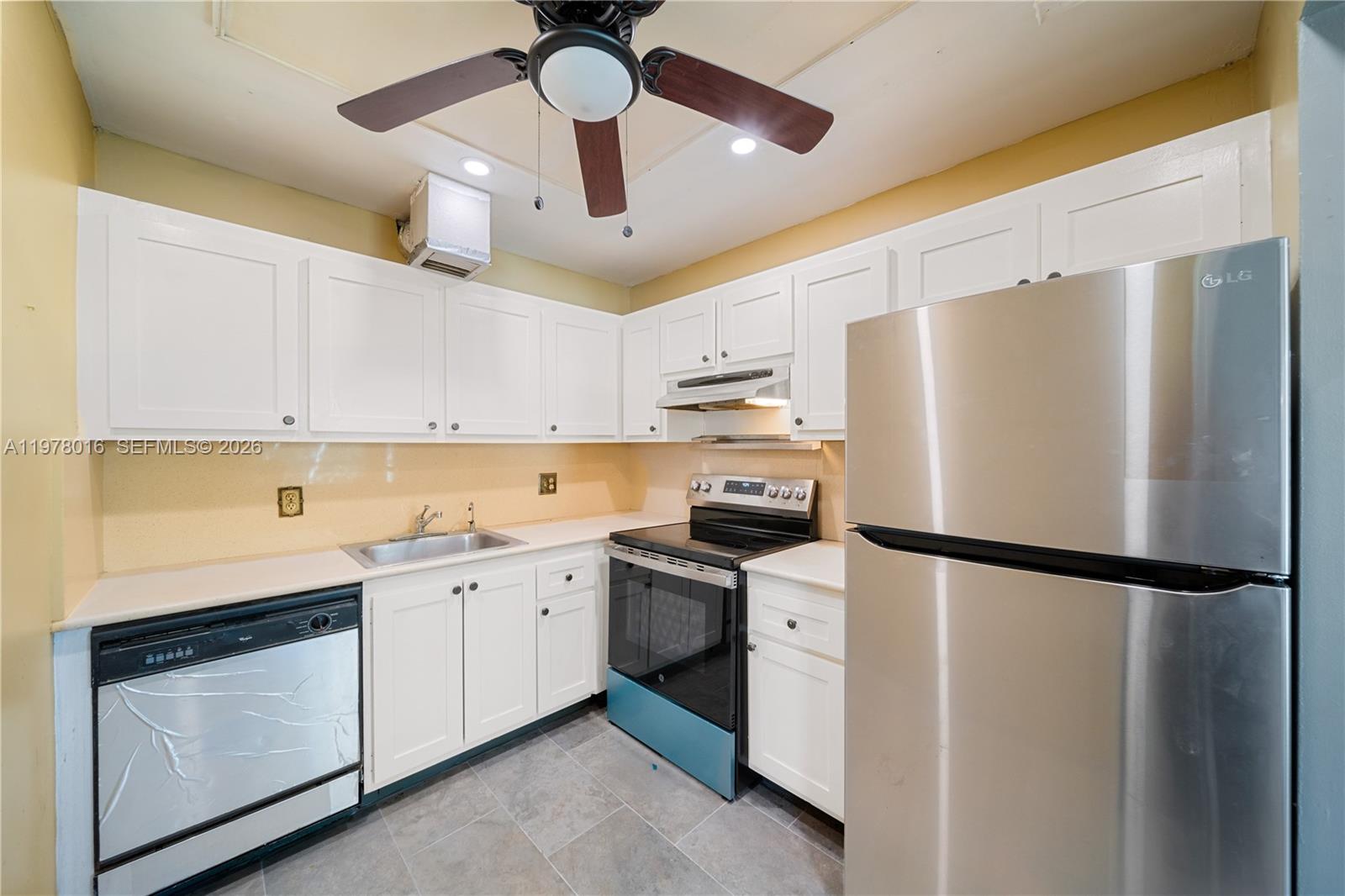 NEW HAMPTON AT CENTURY VI - Residential