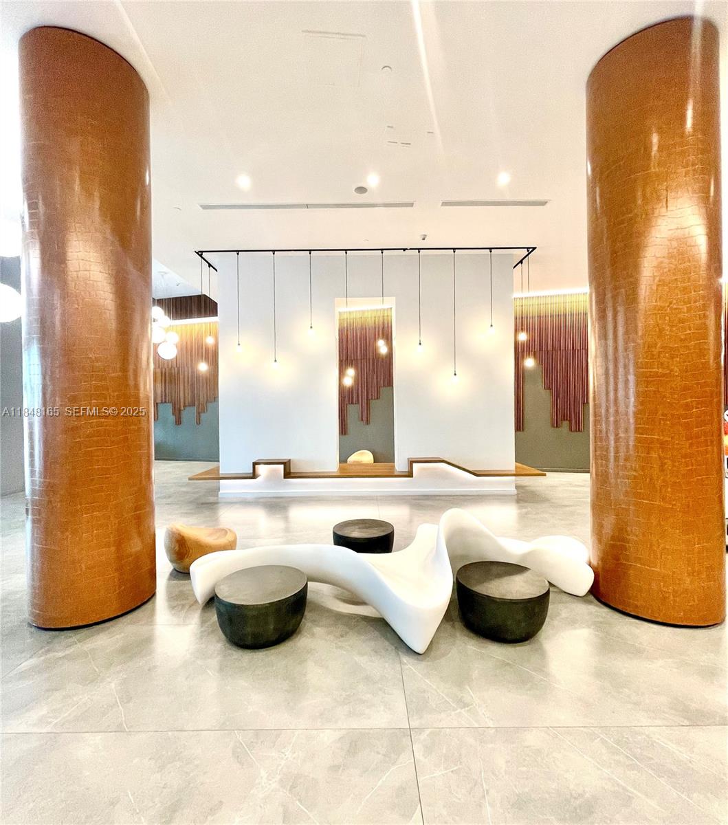 WIND CONDO - Residential Lease
