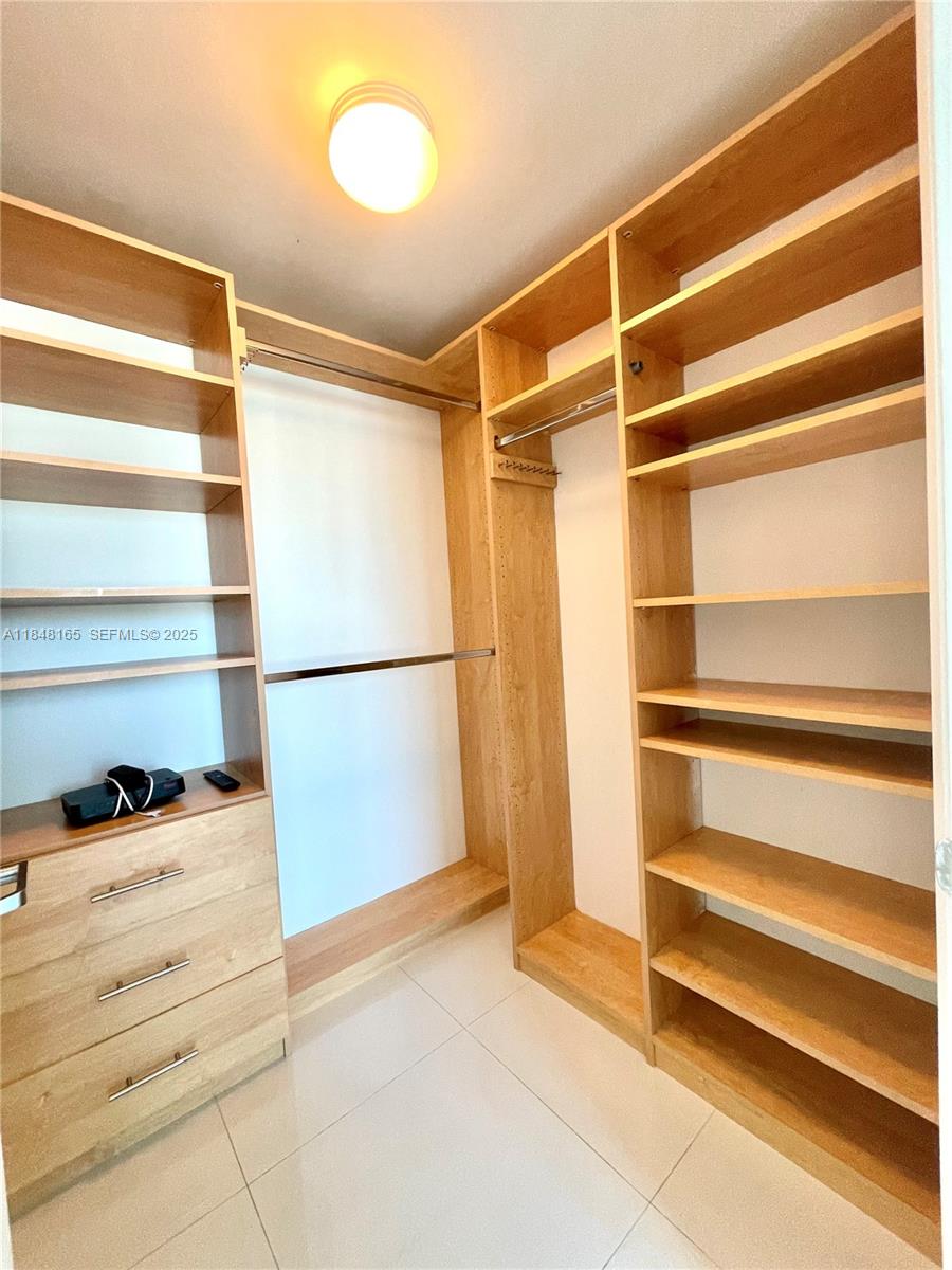 WIND CONDO - Residential Lease