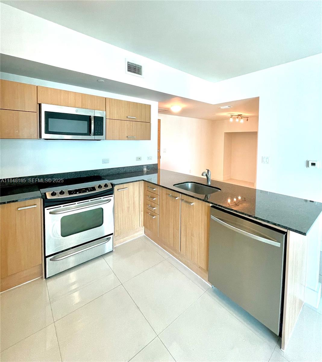 WIND CONDO - Residential Lease