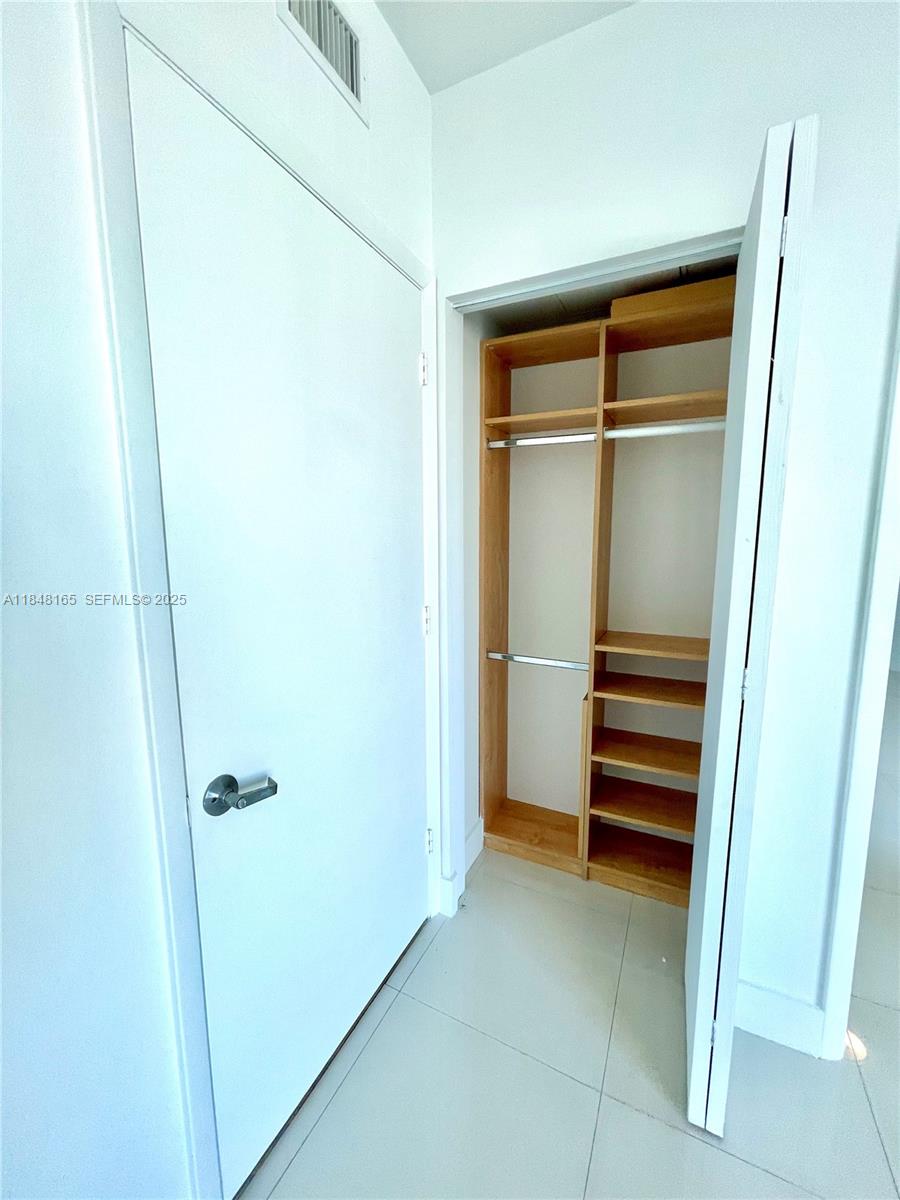 WIND CONDO - Residential Lease