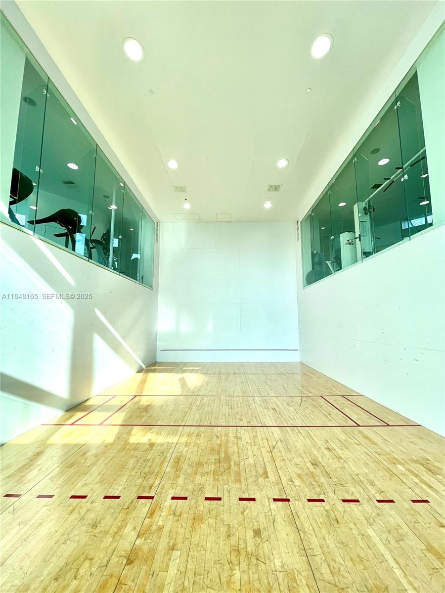 WIND CONDO - Residential Lease