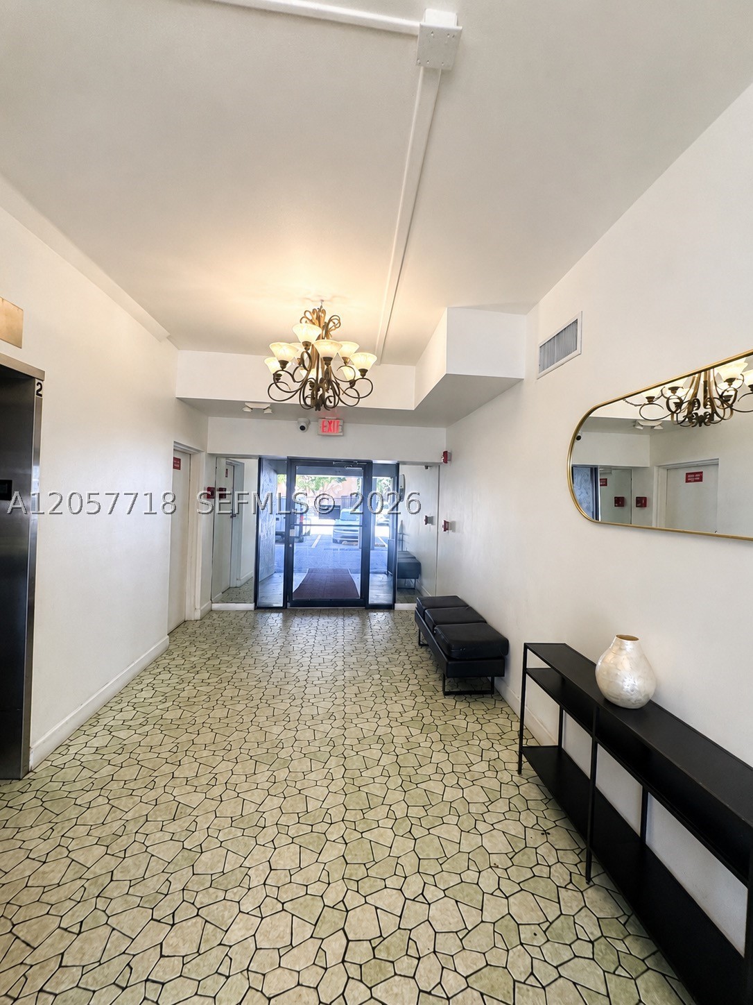 THREE HORIZONS SOUTH COND - Residential