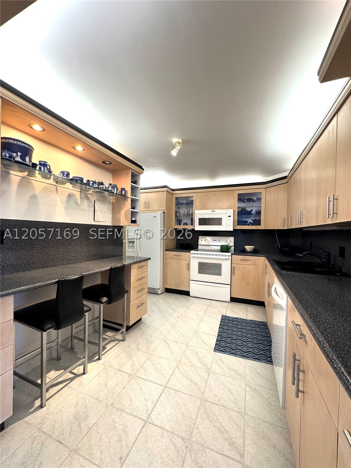 PLAYA DEL MAR CONDO - Residential