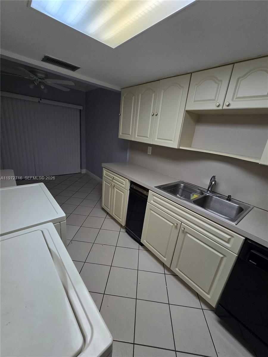 PENINSULA AT INTL GARDENS - Residential Lease
