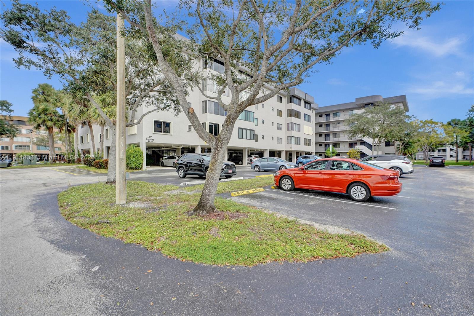 BARCLAY AT HAMPTONS WEST - Residential