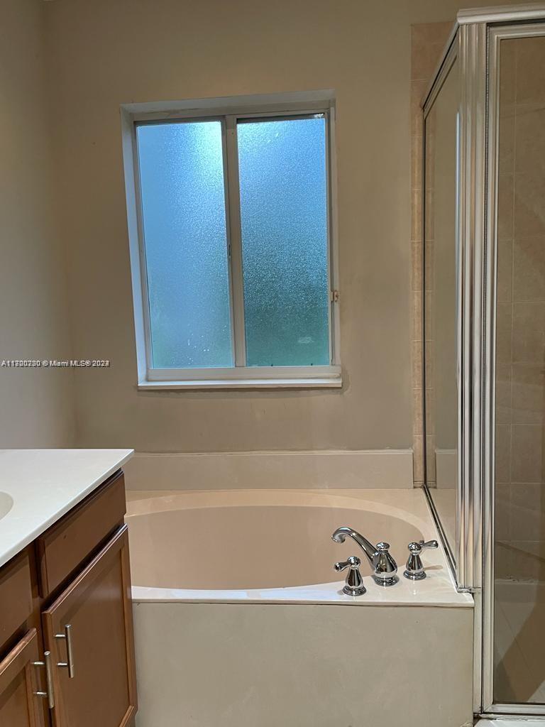 MAJORCA ISLES IV CONDO - Residential Lease