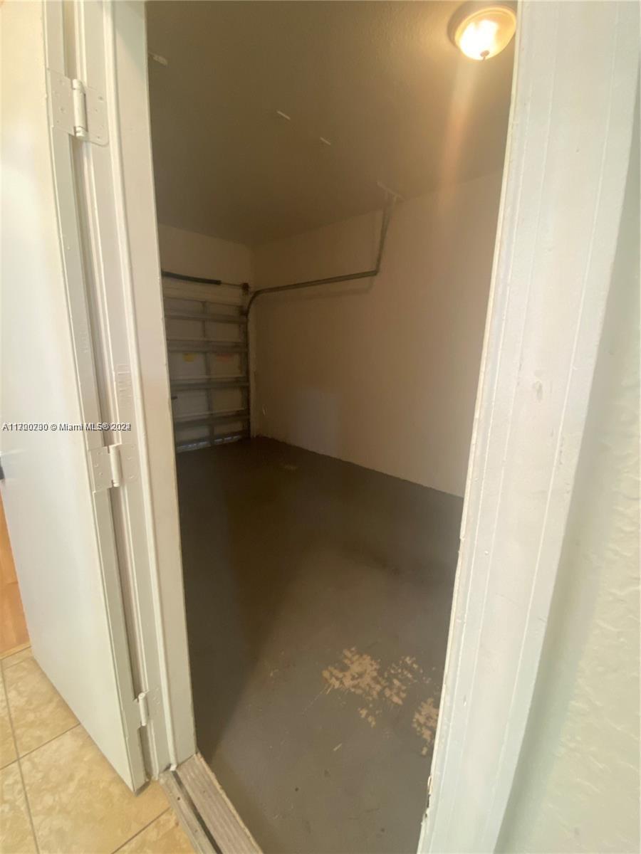 MAJORCA ISLES IV CONDO - Residential Lease