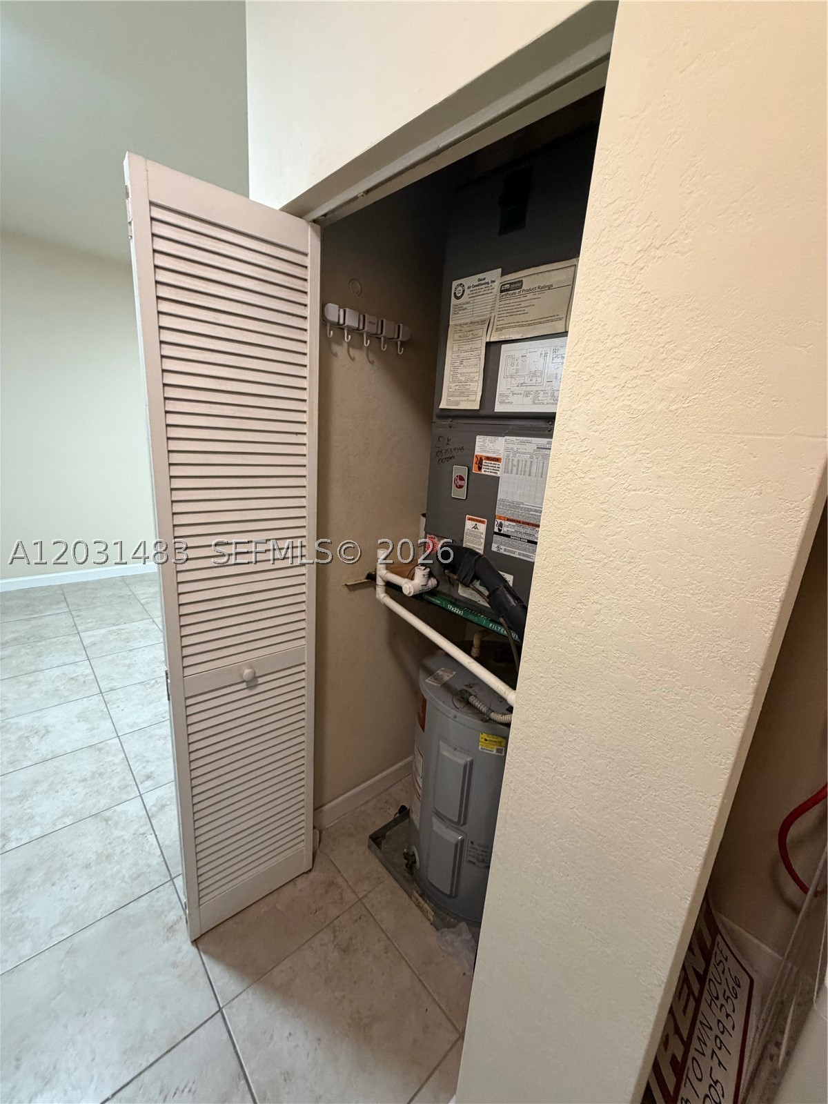 KENDALL COMMONS TOWNHOMES - Residential
