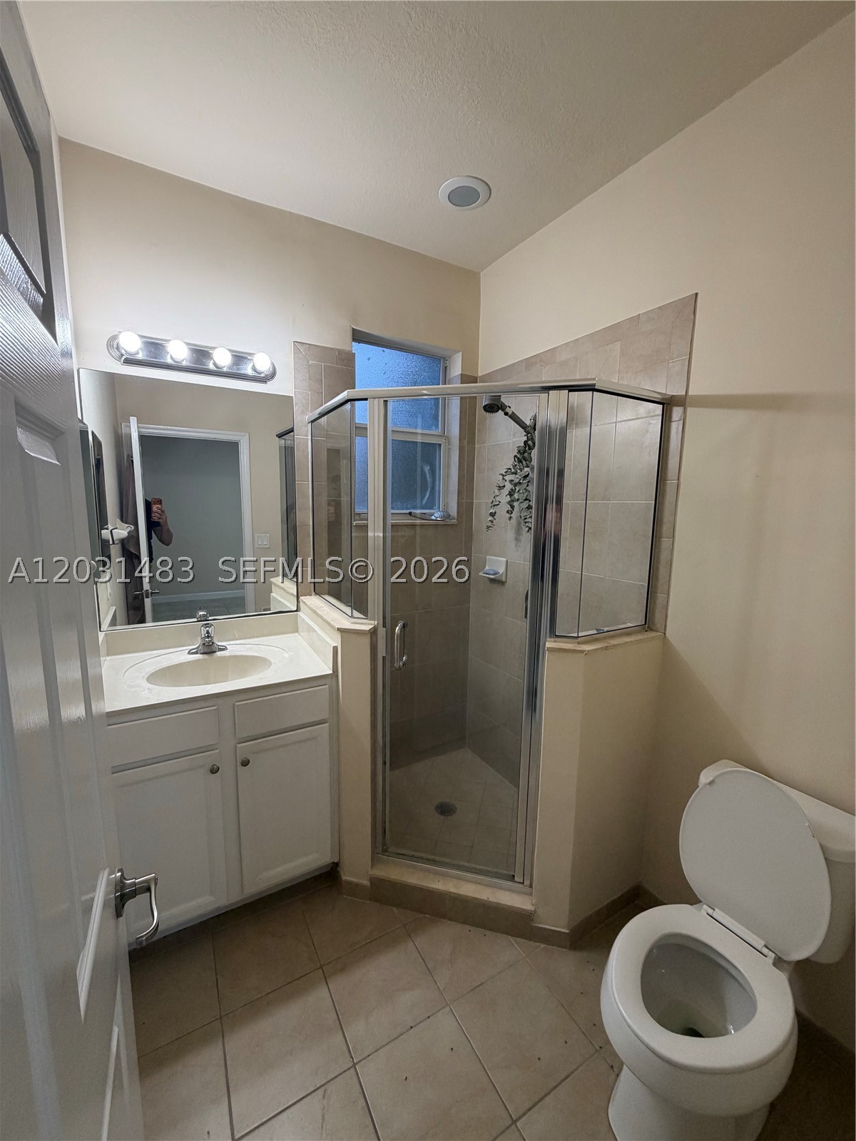KENDALL COMMONS TOWNHOMES - Residential