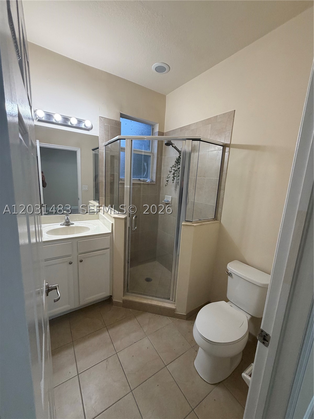 KENDALL COMMONS TOWNHOMES - Residential