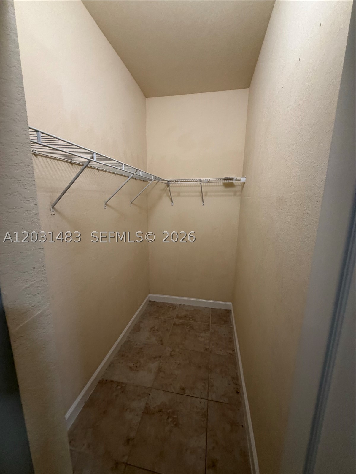 KENDALL COMMONS TOWNHOMES - Residential