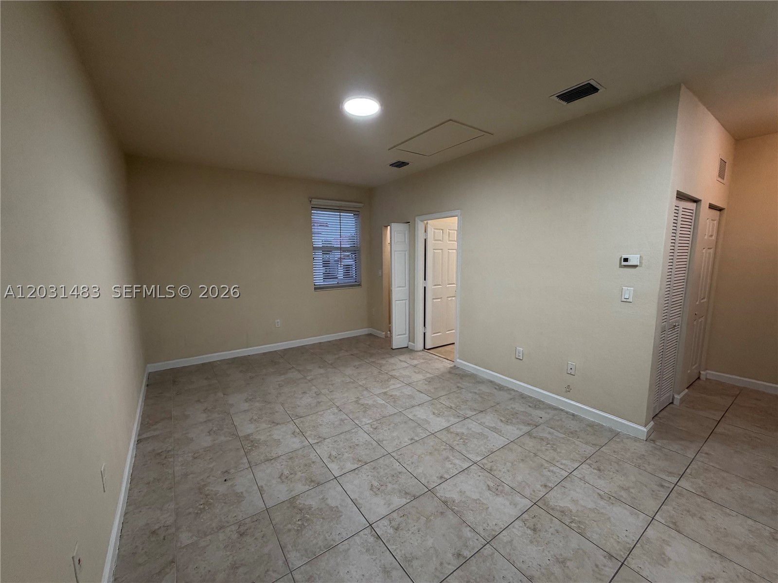 KENDALL COMMONS TOWNHOMES - Residential