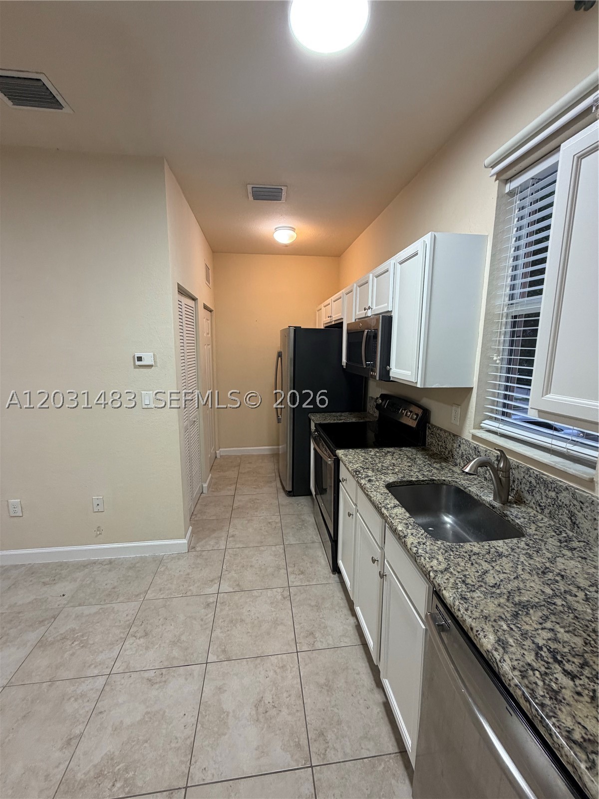 KENDALL COMMONS TOWNHOMES - Residential