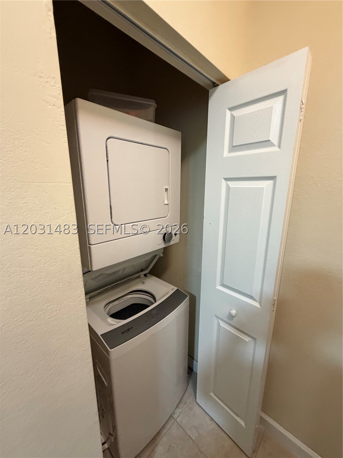 KENDALL COMMONS TOWNHOMES - Residential