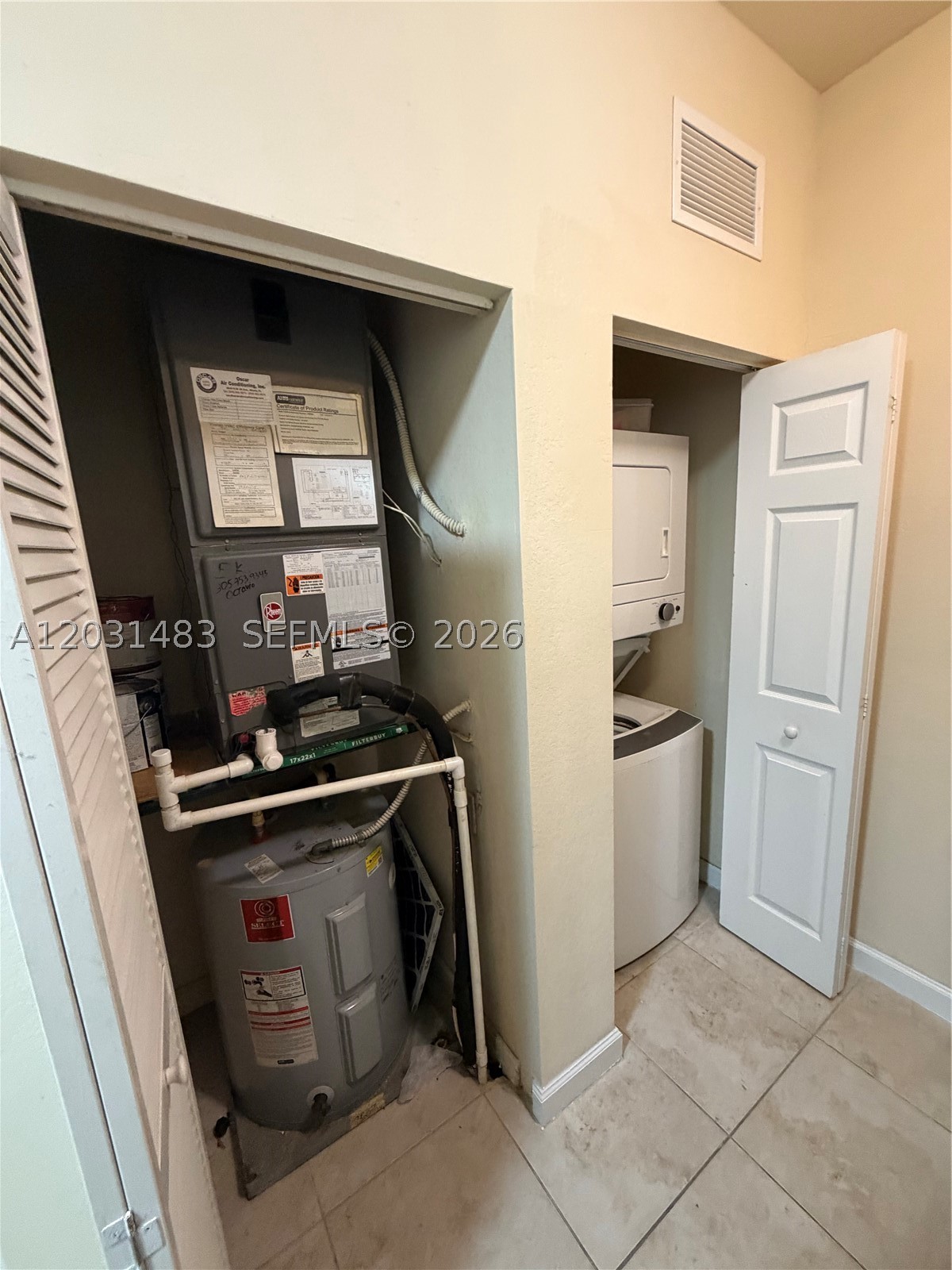 KENDALL COMMONS TOWNHOMES - Residential