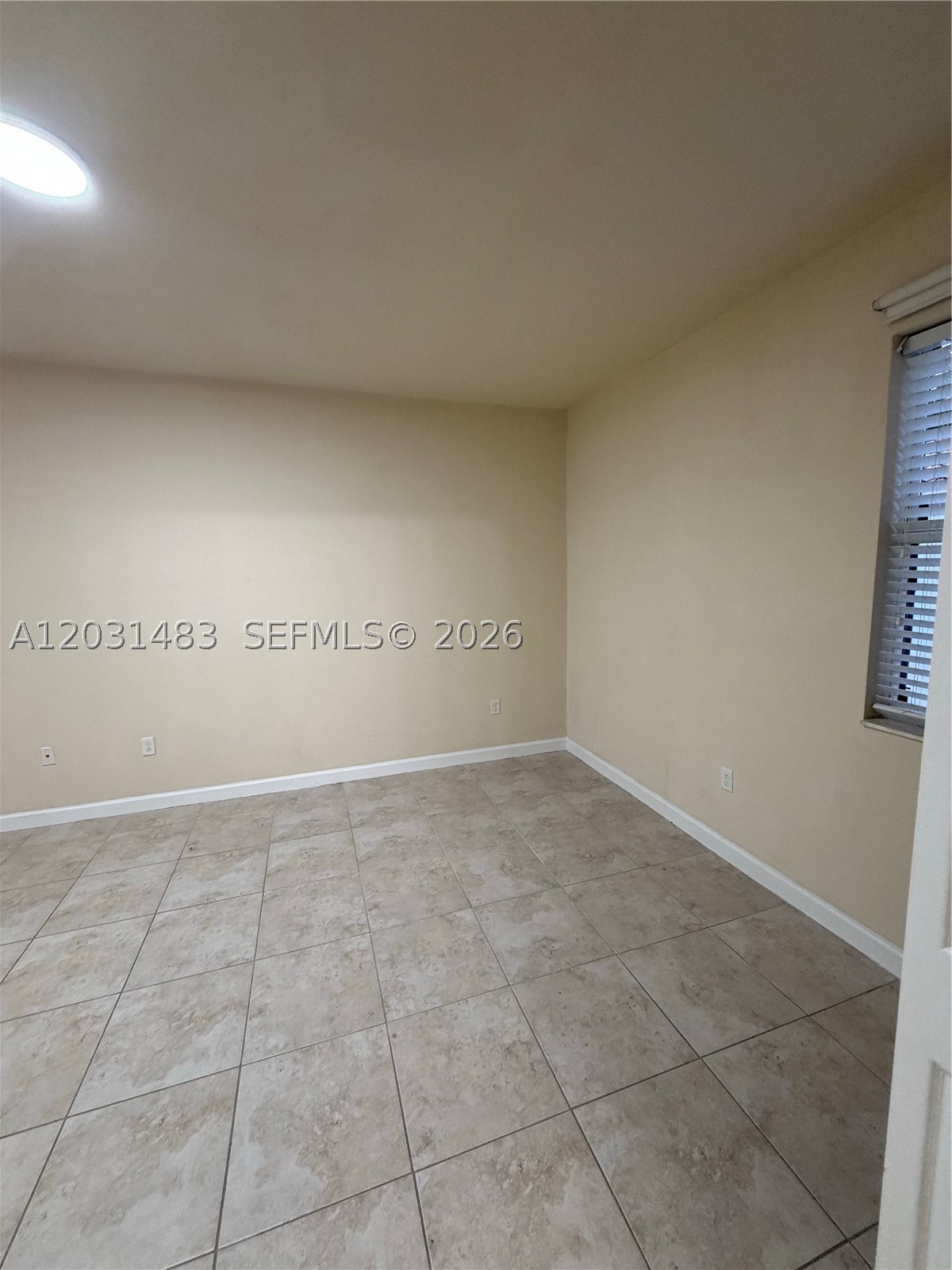 KENDALL COMMONS TOWNHOMES - Residential