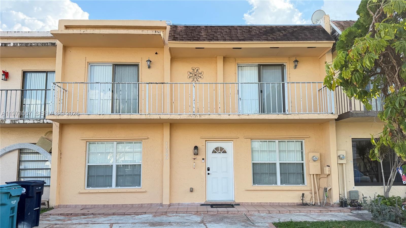 Must see. Ready to move in 2-story townhome in a quiet neighborhood. 3 bedrooms and 2 bathrooms upstairs, and 1 den and 1 bathroom downstairs which could be used as an in-law bedroom. First floor is fully tiled and second floor is laminate. Stainless steel appliances. New roof installed 04/2024. Conveniently located near the Florida Turnpike, Florida International University, Kendall HCA Hospital, Tamiami Park, several convenience and grocery stores. Low HOA of $15/month and no CDD tax.