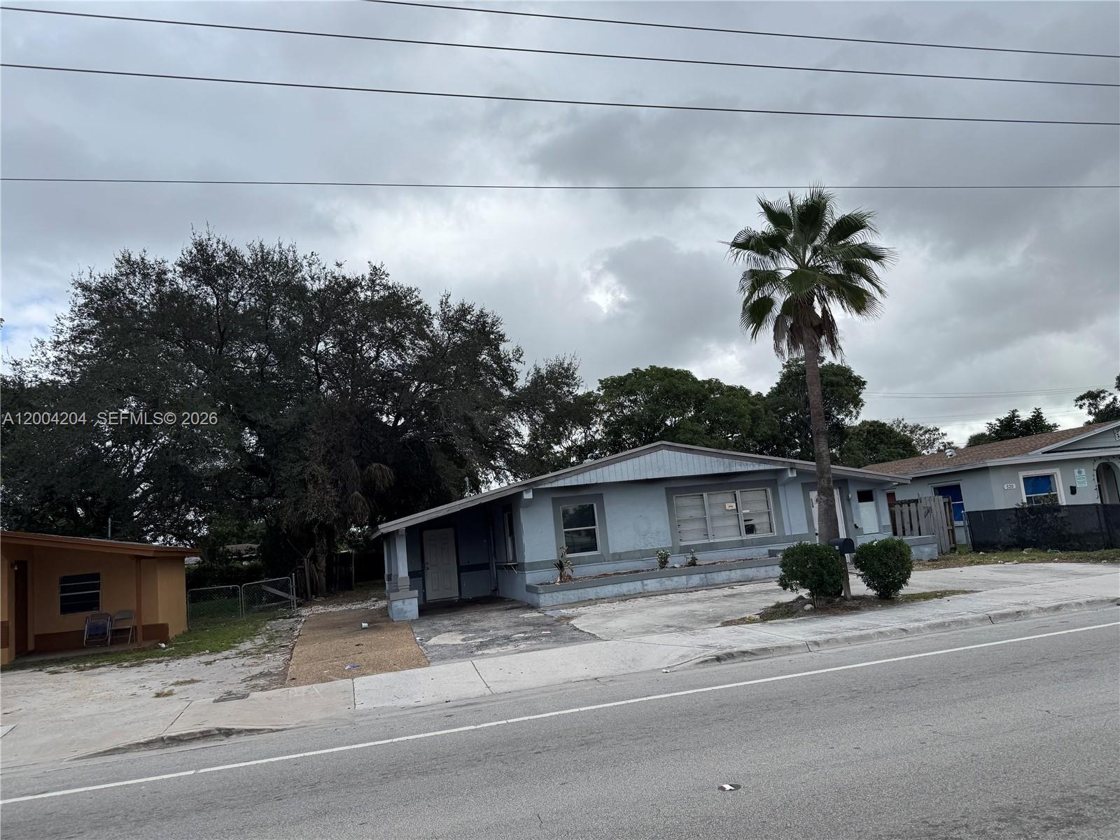 Developer/ Investor opportunity! Fire-Damaged Property with massive potential...Focusing on potential real estate investor .. Price is for the value of the land. Property marketed as a renovation project or you can build a new house. An ideal project for an experienced builder or investor looking to capitalize on a low-market-value. Sold as is