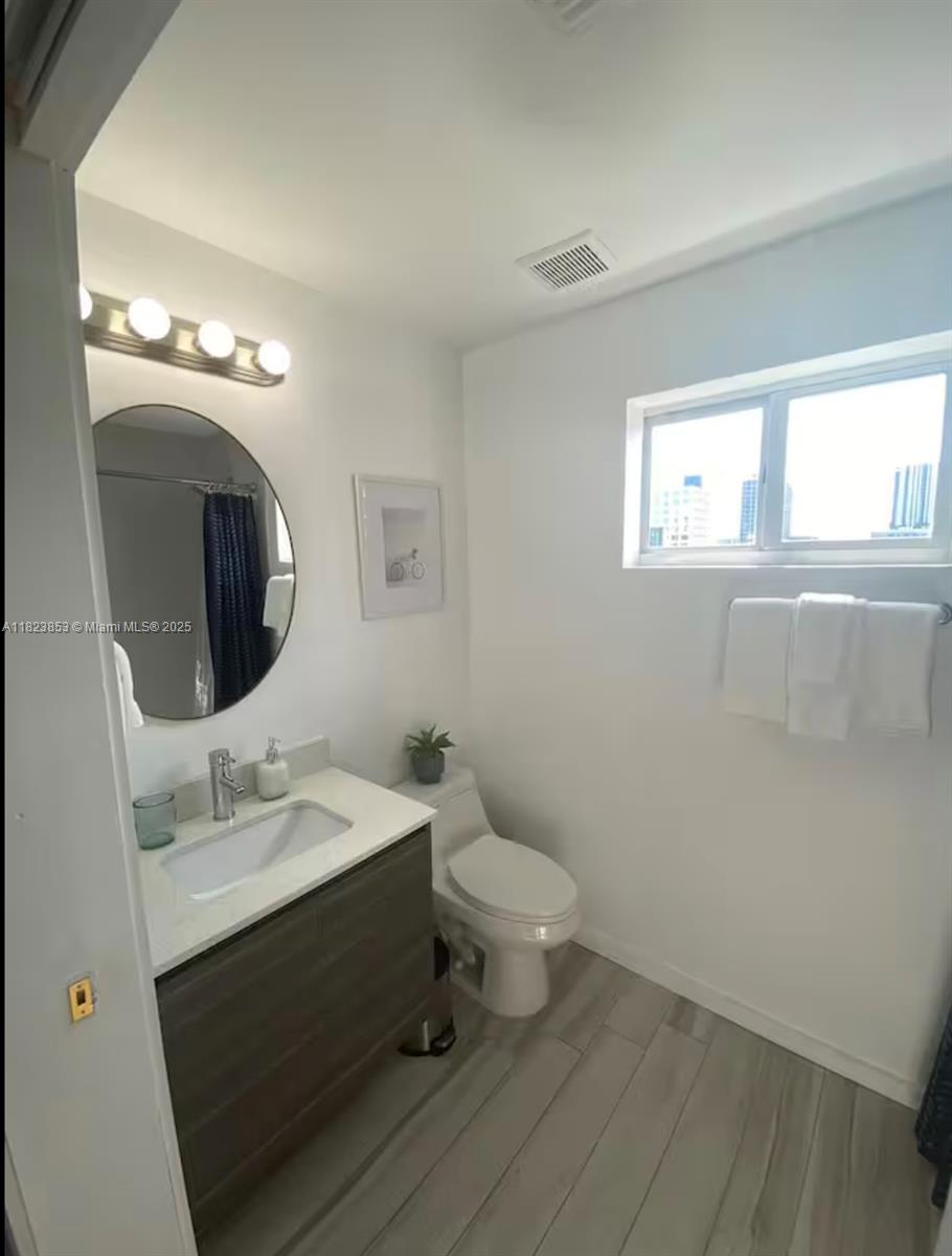 EMILIA CONDO - Residential