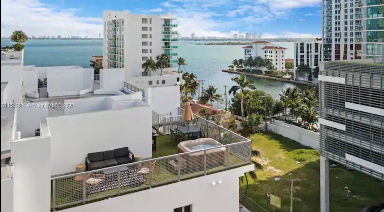EMILIA CONDO - Residential