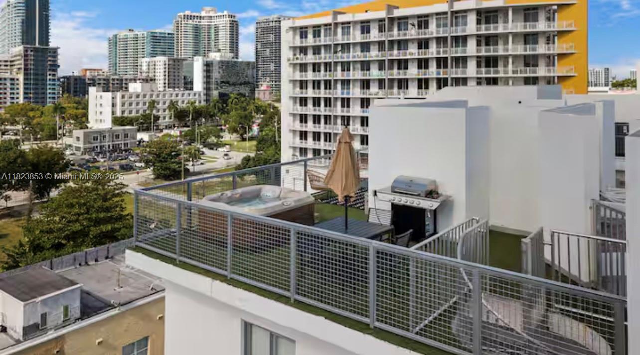 EMILIA CONDO - Residential