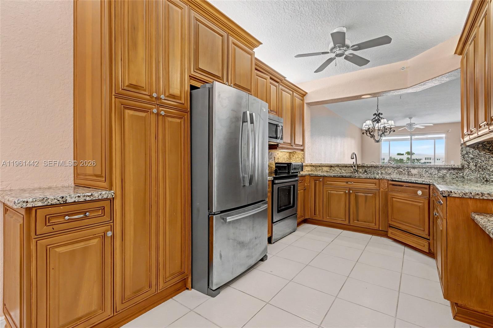 SOUTHAMPTON CONDOMINIUM F - Residential