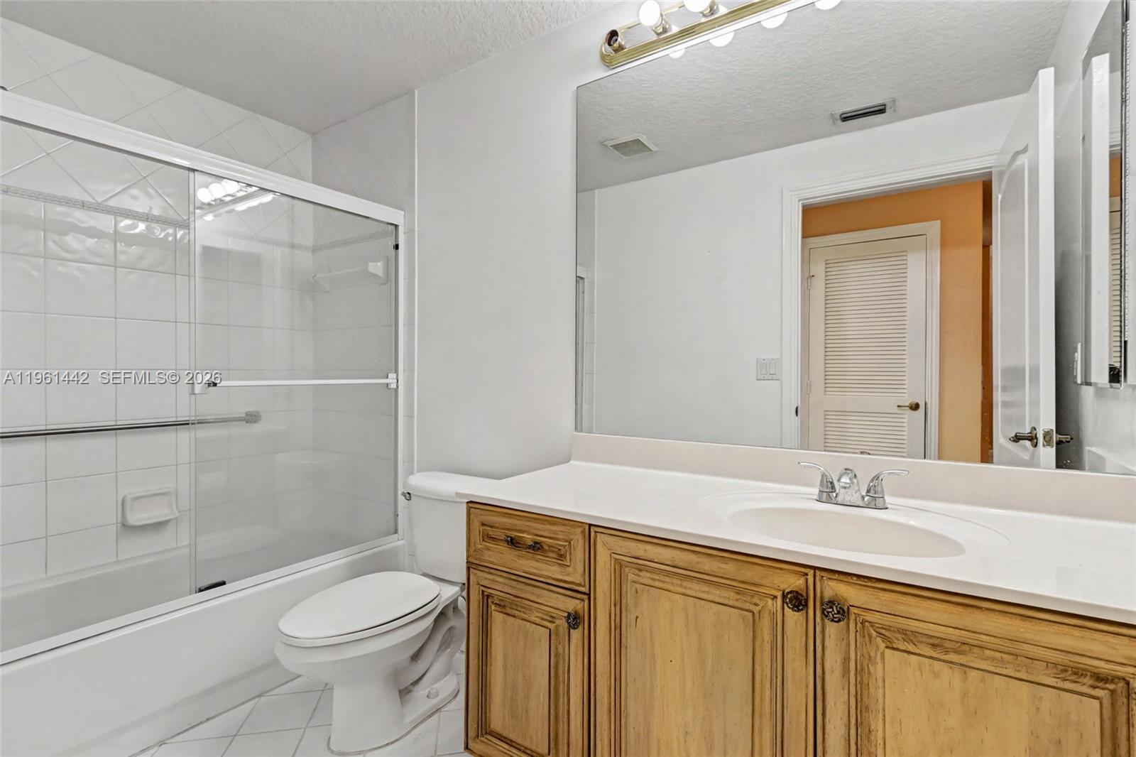 SOUTHAMPTON CONDOMINIUM F - Residential